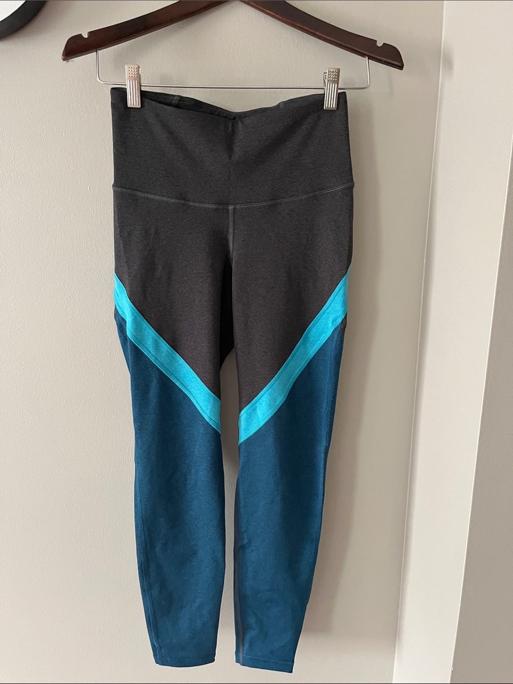 Black and Teal Colorblock Performance Leggings